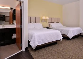 Candlewood Suites Terre Haute by IHG hotel thumbnail 3