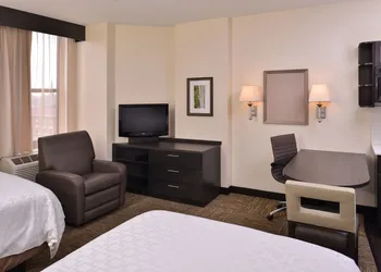 Candlewood Suites Terre Haute by IHG hotel thumbnail 8
