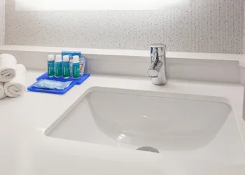 Holiday Inn Express West Los Angeles by IHG hotel thumbnail 8