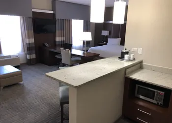 Hampton Inn & Suites Chapel Hill-Carrboro/Downtown hotel thumbnail 4