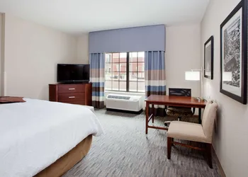 Hampton Inn & Suites Chapel Hill-Carrboro/Downtown hotel thumbnail 5