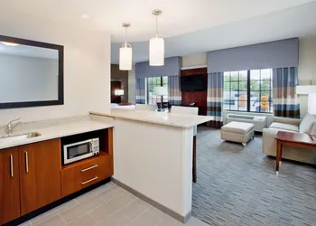 Hampton Inn & Suites Chapel Hill-Carrboro/Downtown hotel thumbnail 7