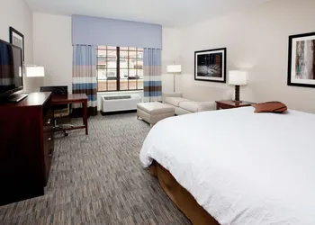 Hampton Inn & Suites Chapel Hill-Carrboro/Downtown hotel thumbnail 8