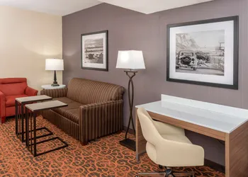Hampton Inn & Suites San Clemente hotel thumbnail 8