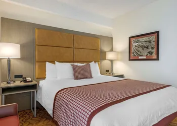 Best Western Plus Thousand Oaks Inn hotel thumbnail 4
