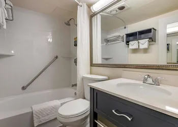 Best Western Plus Thousand Oaks Inn hotel thumbnail 6