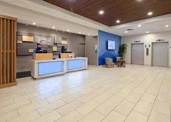 Holiday Inn Express Los Angeles Airport by IHG hotel thumbnail 2