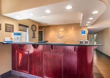 Comfort Inn & Suites Mojave hotel thumbnail 2