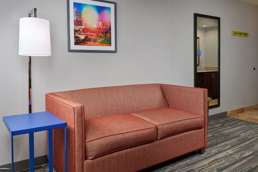 Hampton Inn & Suites Holly Springs hotel detail image 6