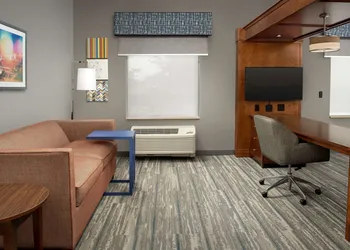 Hampton Inn & Suites Holly Springs hotel thumbnail 8