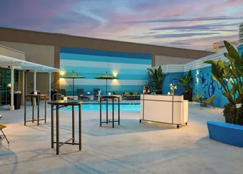 Renaissance Los Angeles Airport Hotel hotel thumbnail 5