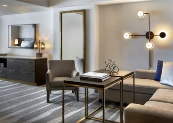 Renaissance Los Angeles Airport Hotel hotel thumbnail 8