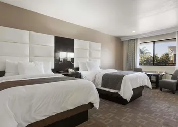 Days Inn by Wyndham Downey hotel thumbnail 3