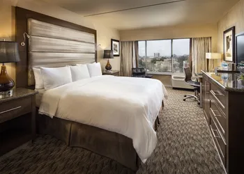 USC Hotel hotel thumbnail 4