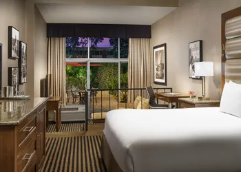 USC Hotel hotel thumbnail 6