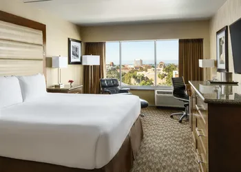 USC Hotel hotel thumbnail 8