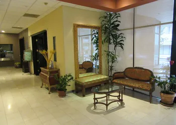 Ramada by Wyndham Los Angeles/Koreatown West hotel thumbnail 2