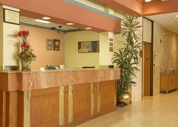 Ramada by Wyndham Los Angeles/Koreatown West hotel thumbnail 5