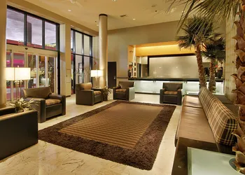 Ramada Plaza by Wyndham West Hollywood Hotel & Suites hotel thumbnail 2