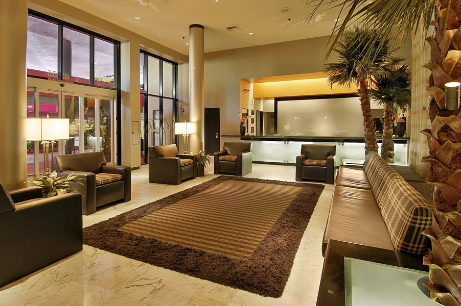 Ramada Plaza by Wyndham West Hollywood Hotel & Suites hotel detail image 2