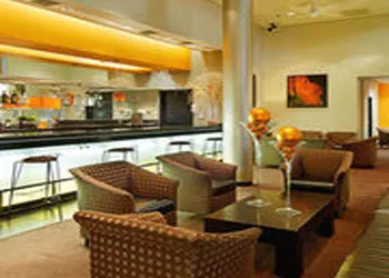 Ramada Plaza by Wyndham West Hollywood Hotel & Suites hotel thumbnail 4