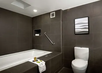 DoubleTree by Hilton Monrovia - Pasadena Area hotel thumbnail 7