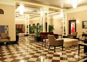 Ambassador Hotel Milwaukee, Trademark Collection by Wyndham hotel thumbnail 5
