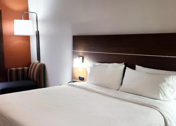 Holiday Inn Express Hotel & Suites Chicago South Lansing by IHG hotel thumbnail 4