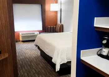 Holiday Inn Express Hotel & Suites Chicago South Lansing by IHG hotel thumbnail 7