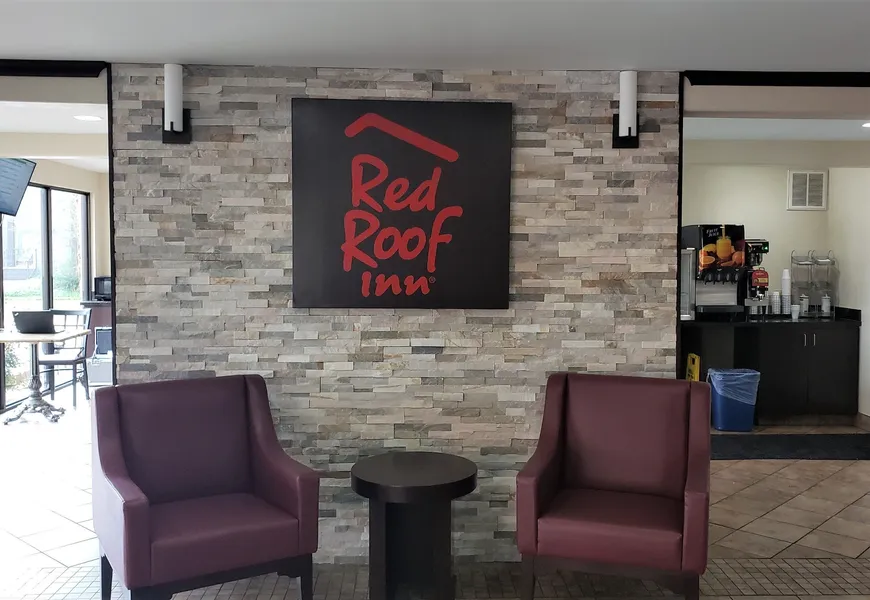 Red Roof Inn Kenner – New Orleans Airport NE hotel detail image 2
