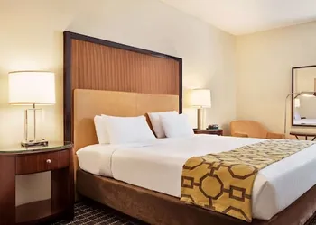 Belmont Inn & Suites hotel thumbnail 2