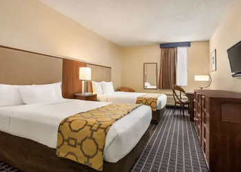 Belmont Inn & Suites hotel thumbnail 5