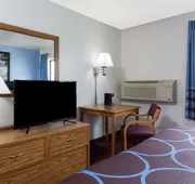Super 8 by Wyndham Wisconsin Dells hotel detail image 4