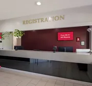 HomeTowne Studios By Red Roof Vero Beach - I-95 hotel detail image 3