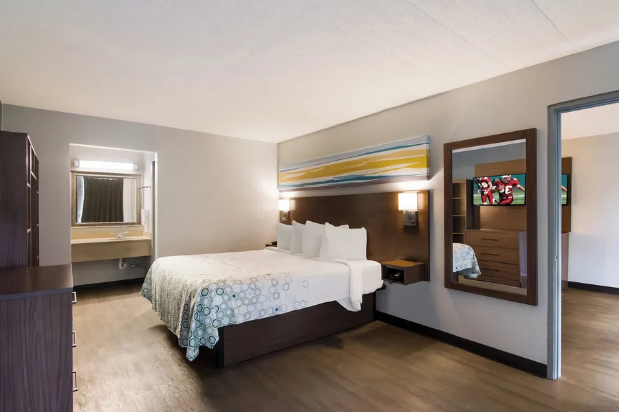 HomeTowne Studios By Red Roof Vero Beach - I-95 hotel detail image 6