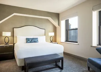 InterContinental Chicago Magnificent Mile by IHG hotel thumbnail 8