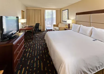 Wyndham Chicago O'Hare hotel thumbnail 8
