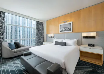 Sofitel Chicago Magnificent Mile hotel thumbnail 8
