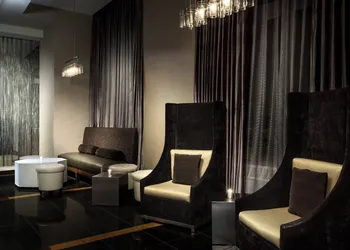Courtyard by Marriott Chicago Magnificent Mile hotel thumbnail 5
