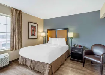 Extended Stay America Select Suites Chicago Naperville East hotel thumbnail 8