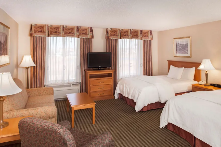 Hampton Inn & Suites Addison hotel detail image 6