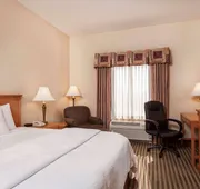 Hampton Inn & Suites Addison hotel detail image 7