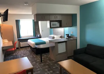 Red Lion Inn & Suites Elk Grove Village hotel thumbnail 8