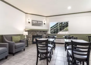 Quality Inn & Suites Bainbridge Island hotel thumbnail 5