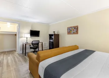 Econo Lodge Conway Central hotel thumbnail 5