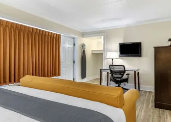 Econo Lodge Conway Central hotel thumbnail 6