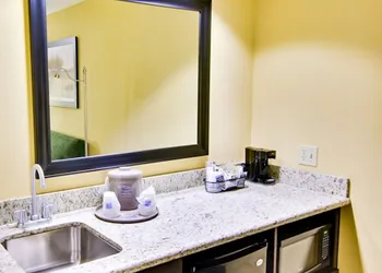 Hampton Inn & Suites Moreno Valley hotel thumbnail 8