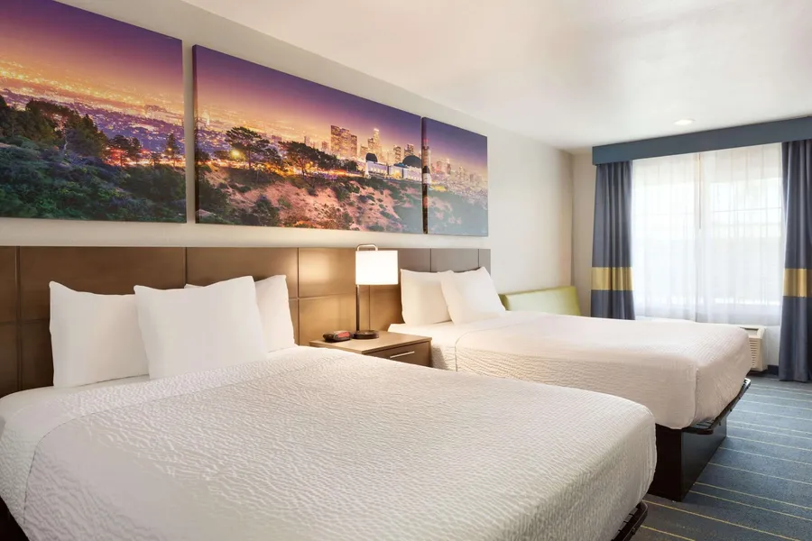 Days Inn & Suites by Wyndham Anaheim At Disneyland Park hotel detail image 6