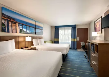 Days Inn & Suites by Wyndham Anaheim At Disneyland Park hotel thumbnail 7