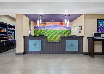 La Quinta Inn & Suites by Wyndham Temecula hotel thumbnail 3
